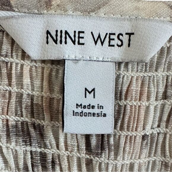 Nine West Womens Smocked Balloon 1/2 Sleeve V Neck Blouse Top Grey Floral Medium - Picture 6 of 8